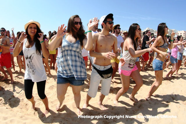 Thumbnail da galeria Gata na Praia